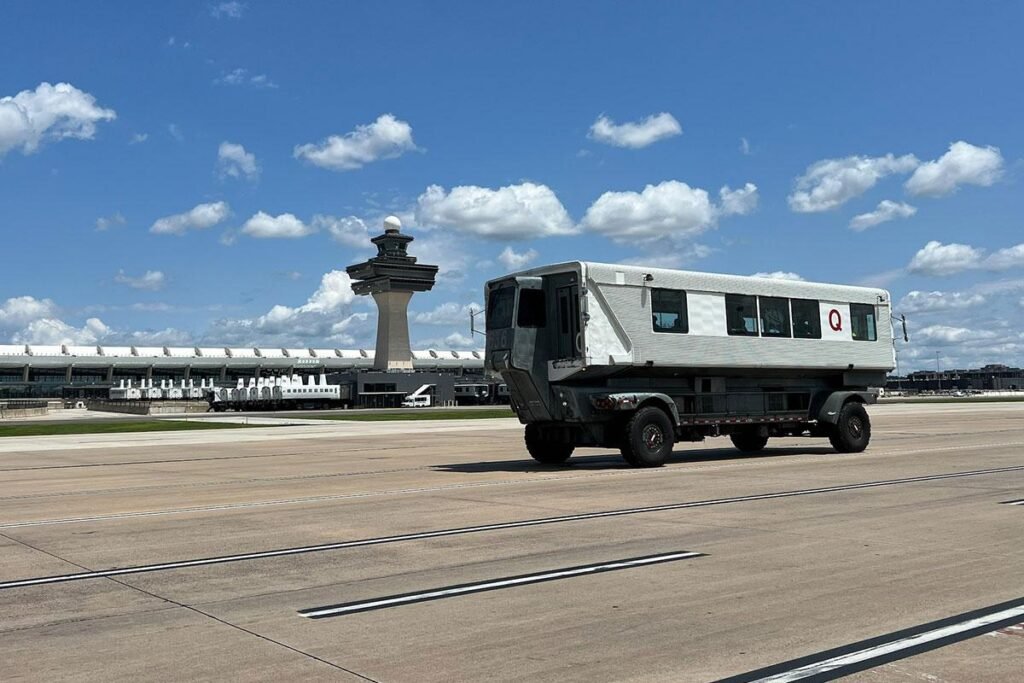 Dulles Mobile Lounges Retired After 60 Years: Iconic Airport Transport Ends 1 Dulles mobile lounges retired at Washington Dulles International Airport's iconic Eero Saarinen terminal