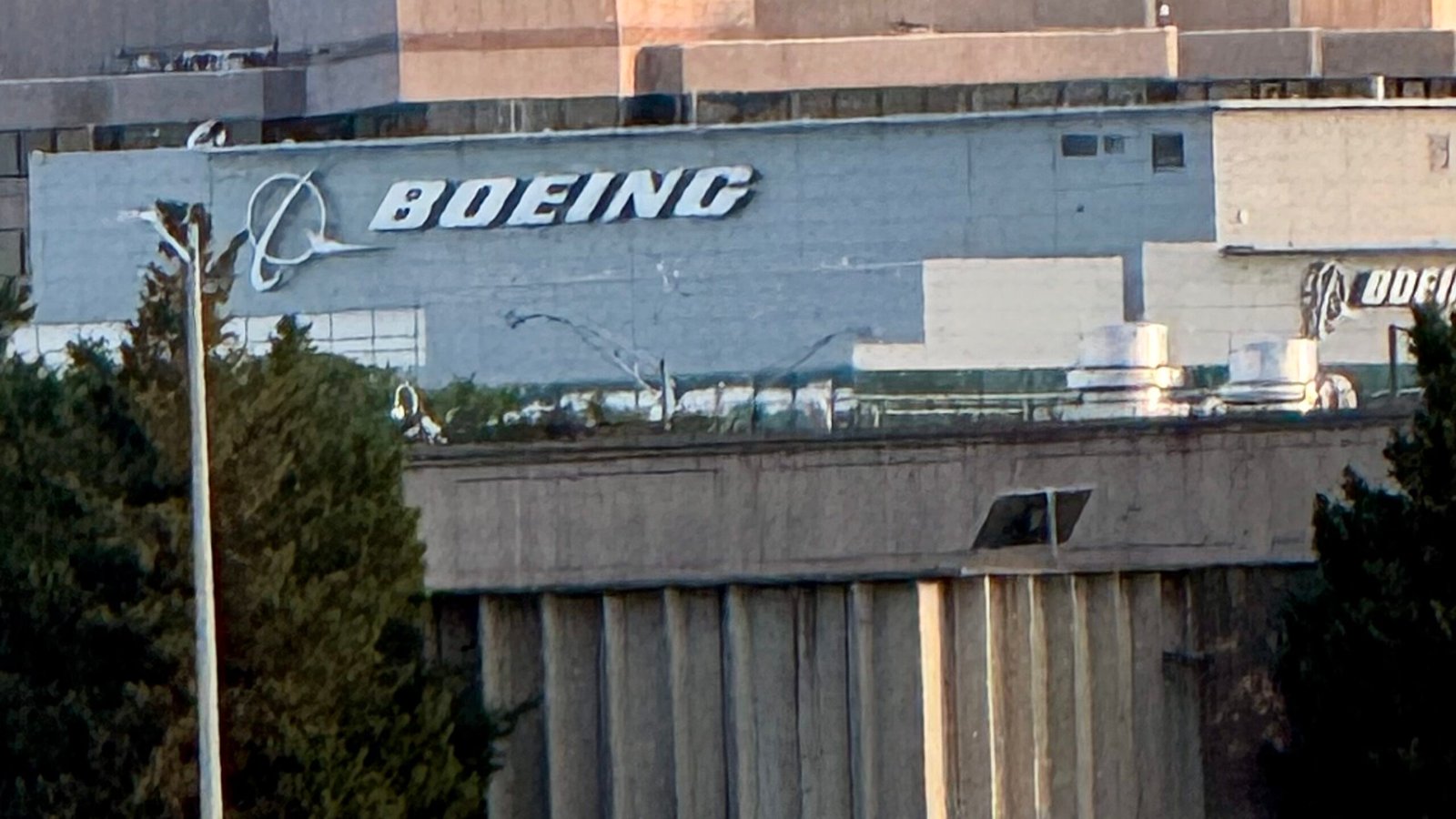 Boeing Farnborough Airshow 2026: Boeing Announces 327 Firm Aircraft Orders 5 Boeing Farnborough Airshow 2026 featured image showing a Boeing facility during the company's major aircraft order announcements.