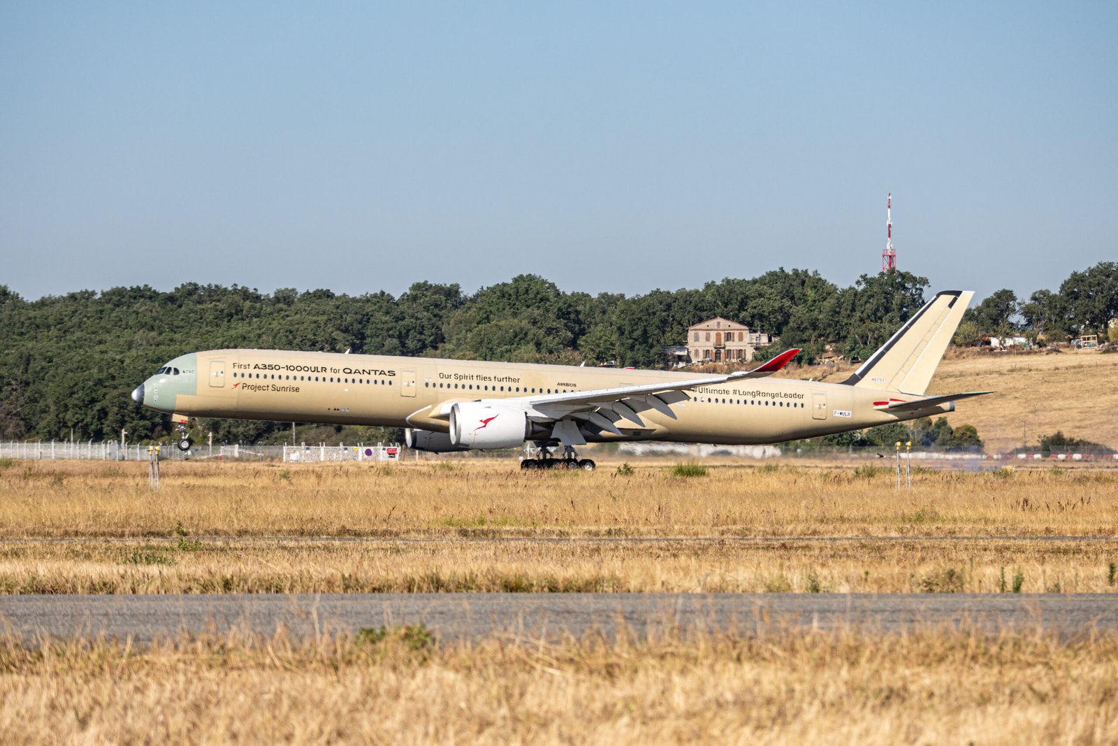 Project Sunrise A350-1000ULR touches down in Toulouse after completing a 24-hour, 24-minute nonstop flight from Melbourne
