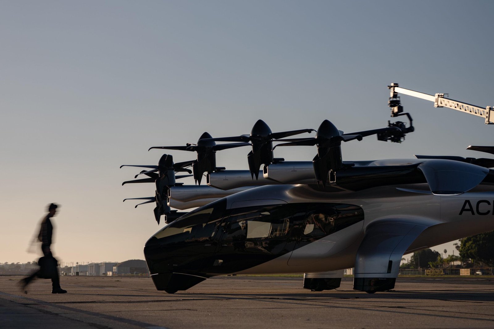 Archer Boeing deal: Archer Midnight eVTOL aircraft on tarmac