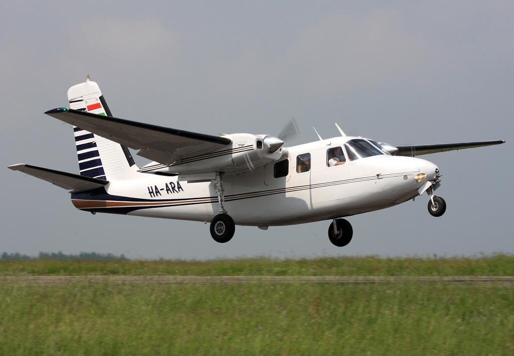 Aero Commander 840 Commander