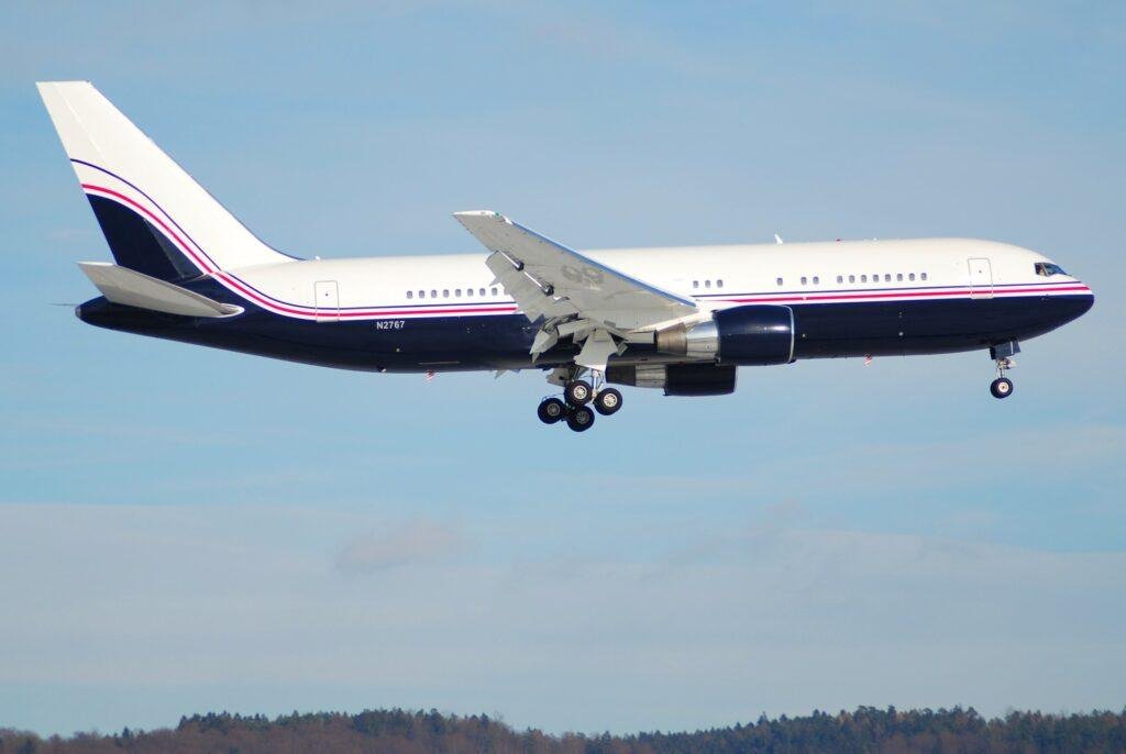 Boeing 767-200