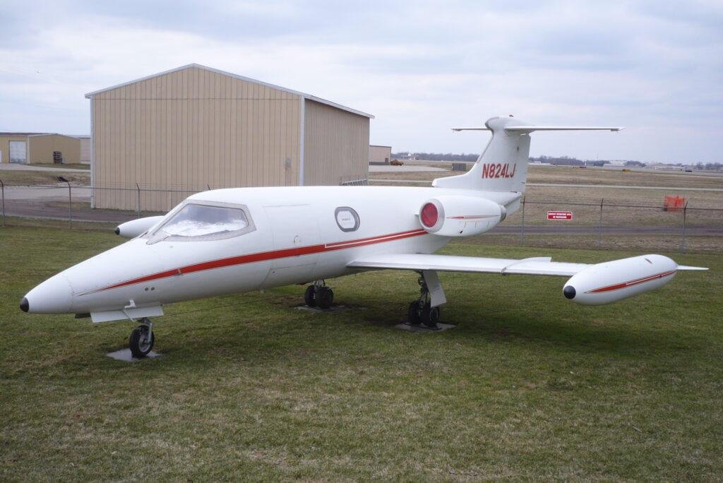 Bombardier Learjet 23