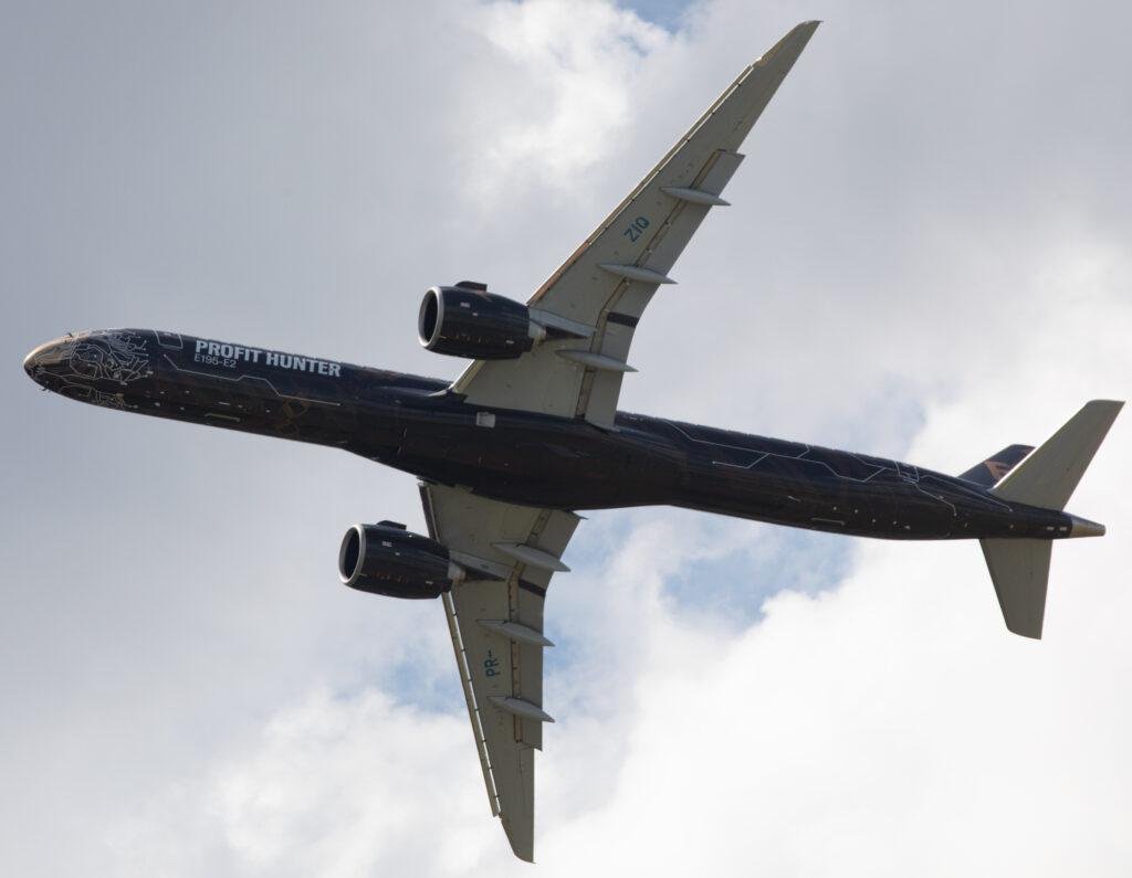Embraer E195