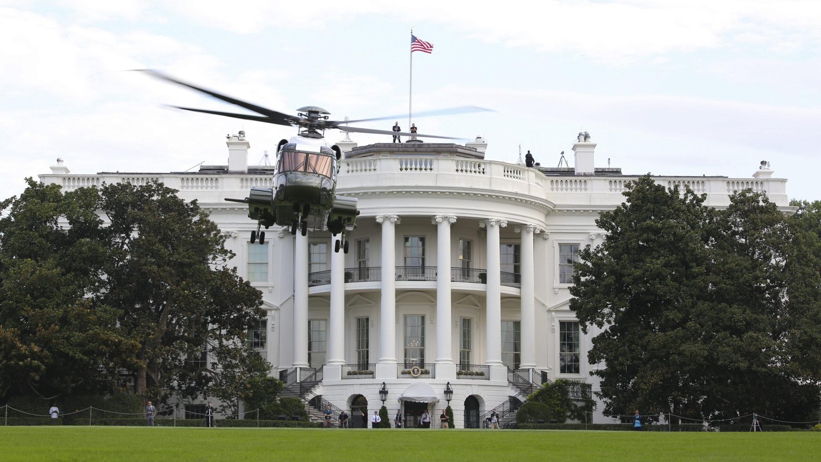 VH-92A Patriot on the South Lawn, the site of the new White House helipad