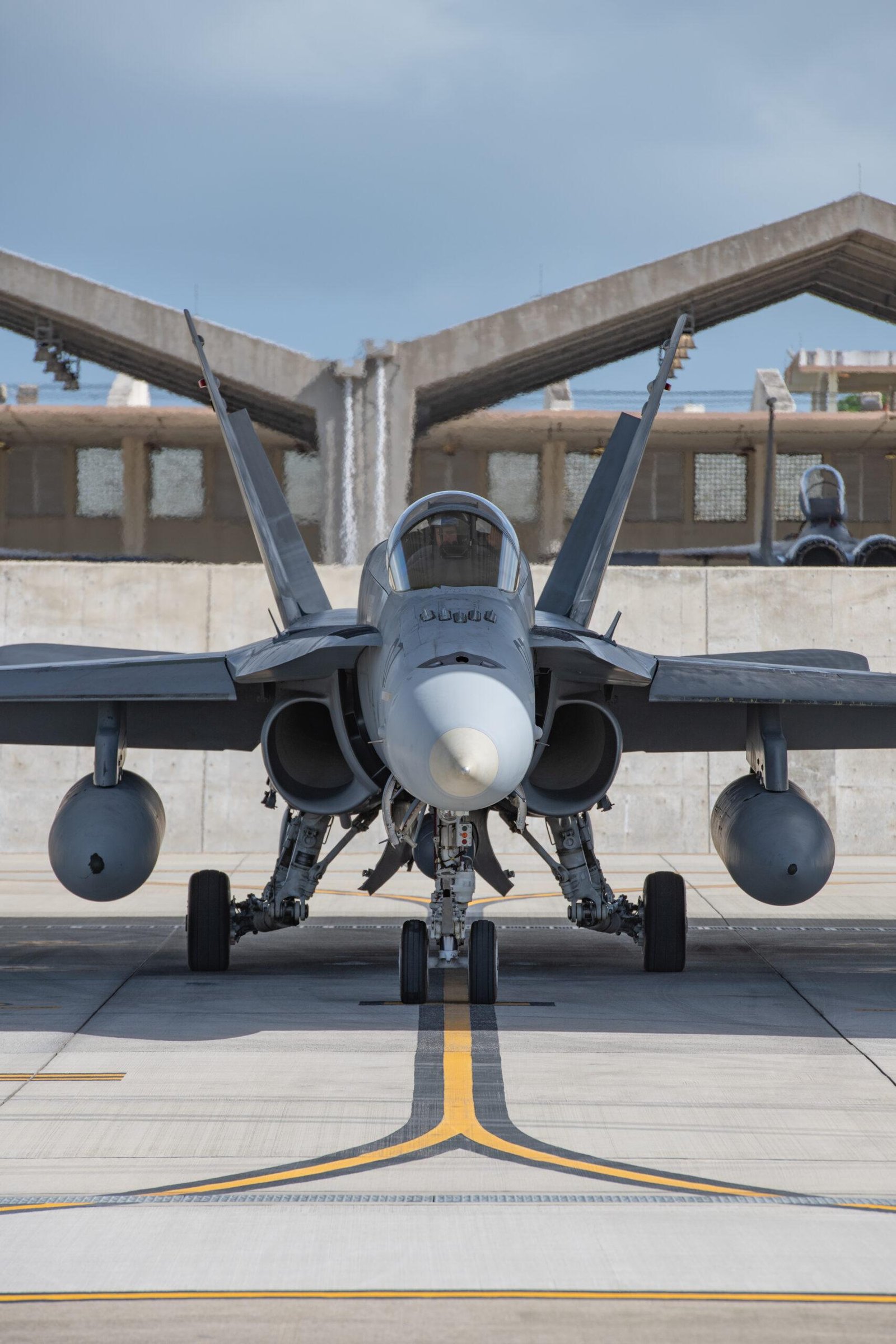 Auto GCAS Super Hornet: F/A-18 Super Hornet on flight line at Kadena
