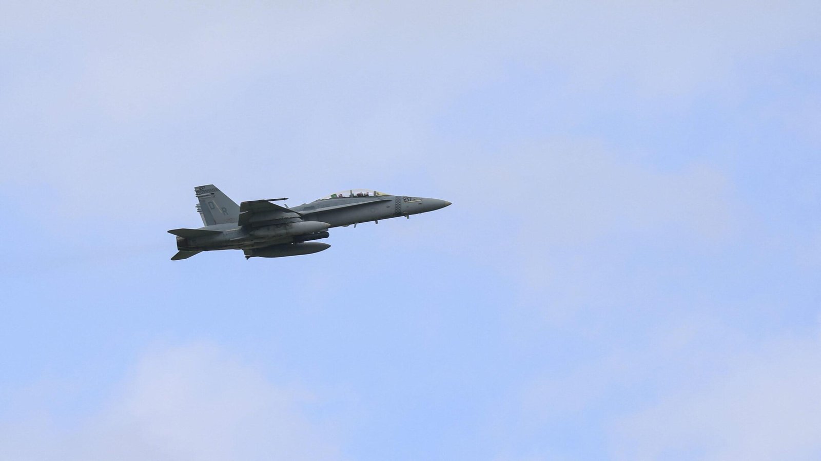 Auto GCAS Super Hornet: F/A-18 Super Hornet in flight