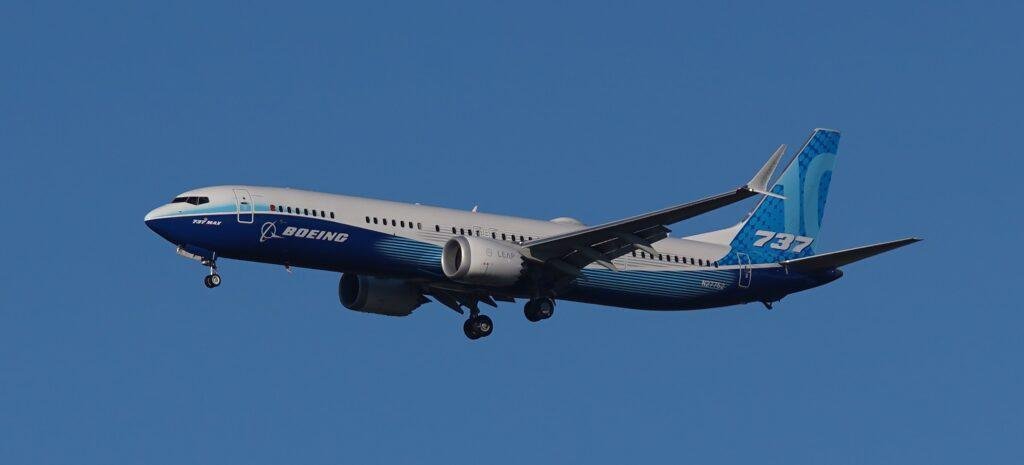 Boeing MAX 10 demonstrator N27752 on approach to London Stansted Airport in December 2022.