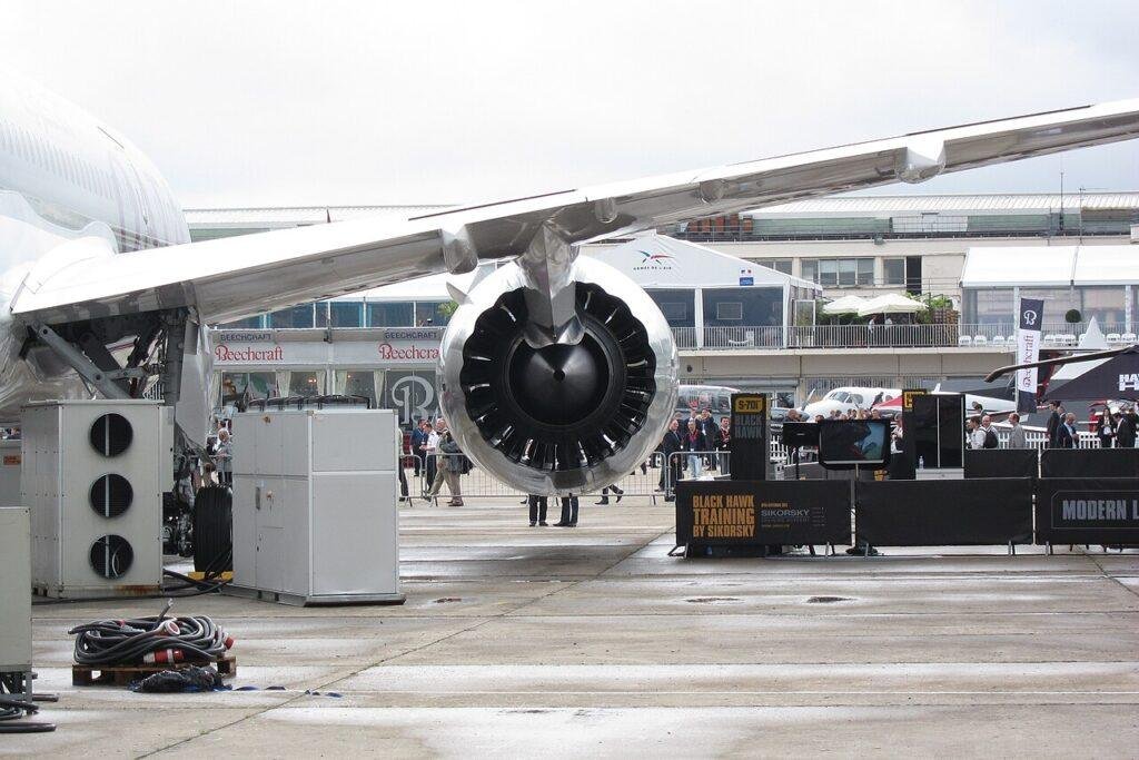 Rear view of a GE GEnx-1B turbofan engine mounted on a Boeing 787, photographed in 2013.