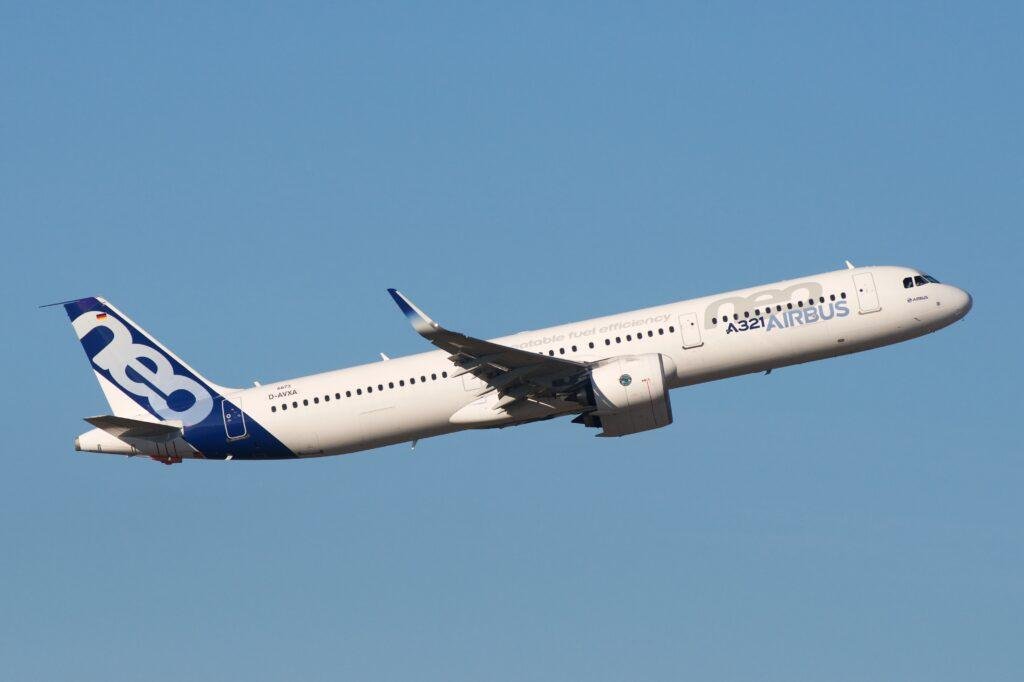 Airbus A321neo, registration D-AVXA, in Airbus house livery