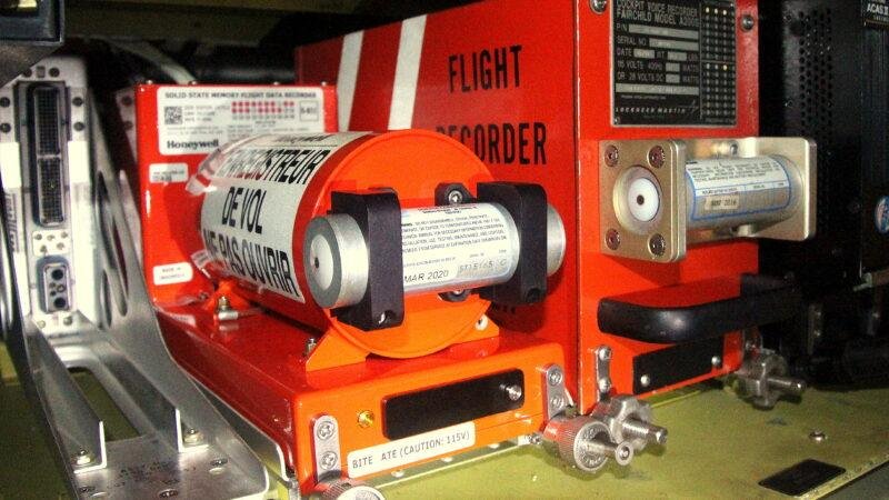 Flight data recorder and cockpit voice recorder mounted in an aircraft