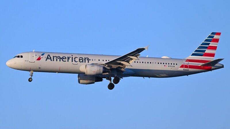 American A321 cockpit fumes: file photo showing American Airlines Airbus A321 N191UW approaching Boston