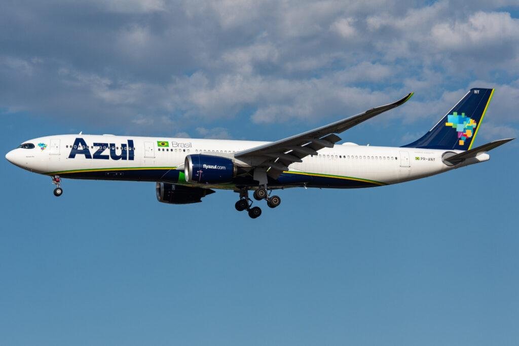 American Azul investment article illustrated by an Azul Brazilian Airlines Airbus A330-900neo, registration PR-ANY, approaching landing.