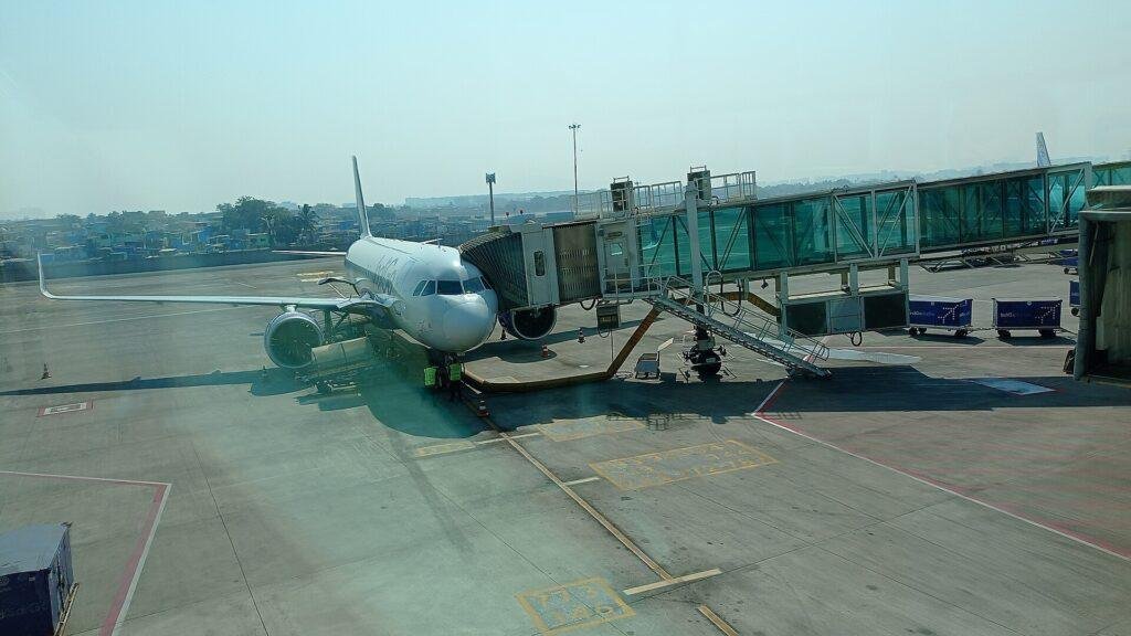 IndiGo aircraft financing story illustrated by an IndiGo Airbus A321neo VT-ILD at Mumbai Airport in 2022