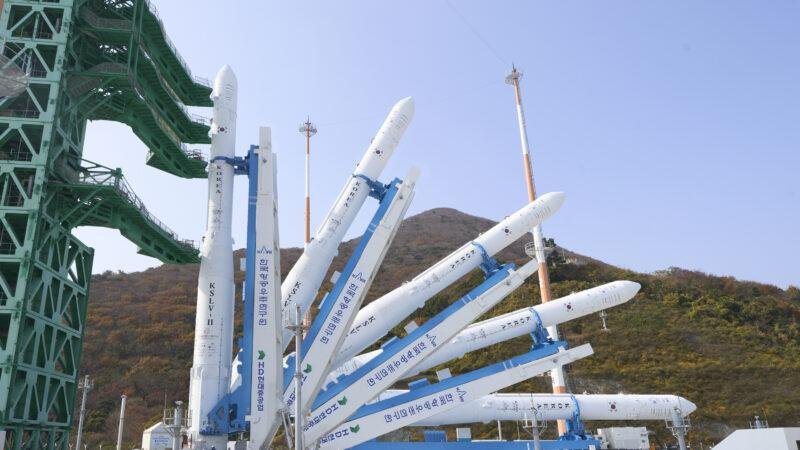Nuri rocket launch preparations showing South Korea’s KSLV-II launch vehicle being raised from a horizontal position to vertical at the launch pad.