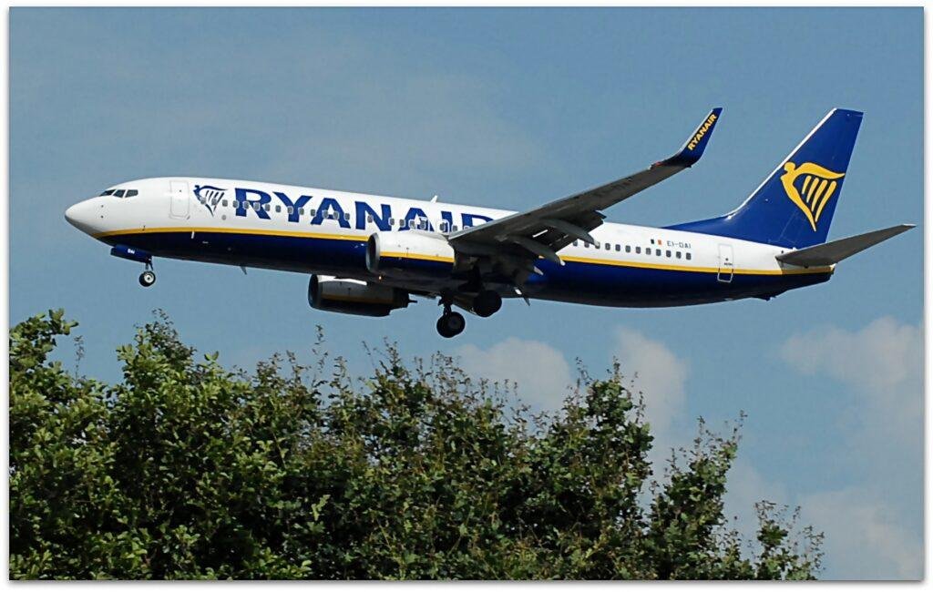 Ryanair Shannon hangar maintenance expansion context illustrated by archival Ryanair Boeing 737-800 at Manchester airport