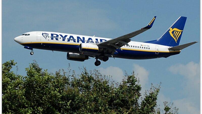 Ryanair Shannon hangar maintenance expansion context illustrated by archival Ryanair Boeing 737-800 at Manchester airport