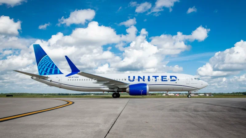 United Starlink Tracker illustrated by a United Airlines Boeing 737 MAX 8 aircraft at Indianapolis International Airport.
