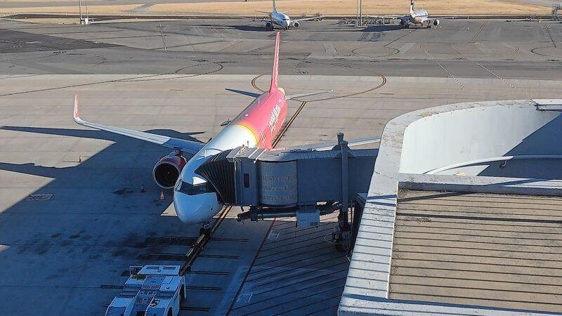 Vietjet Airbus A321neo parked at Perth Airport in 2024, representative aircraft for Vietjet Collins FlightSense coverage